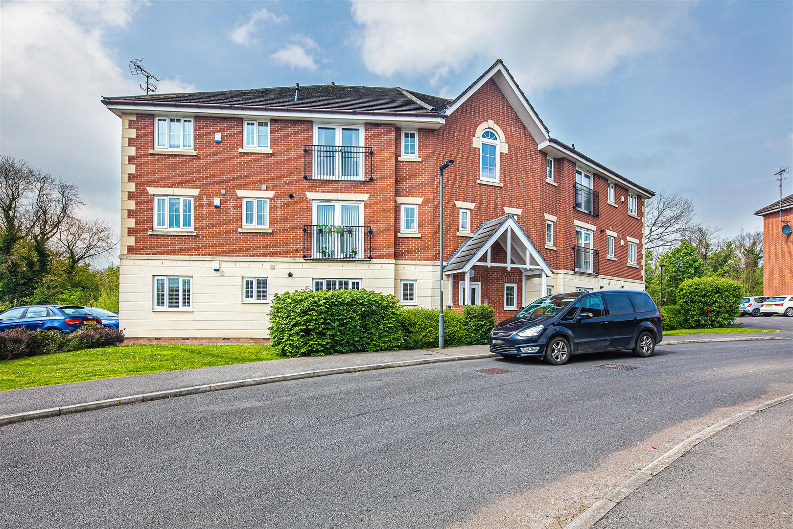 15, Kyle Close, Renishaw, Sheffield, S21 3WW