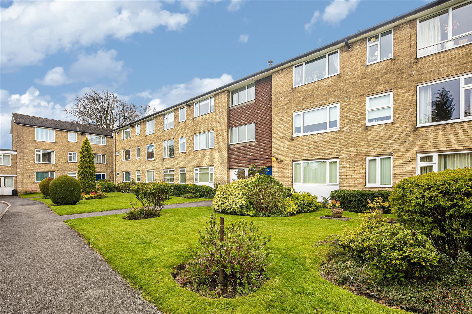 13 Rushleigh Court, Dore Road, Dore, Sheffield, S17 3HB