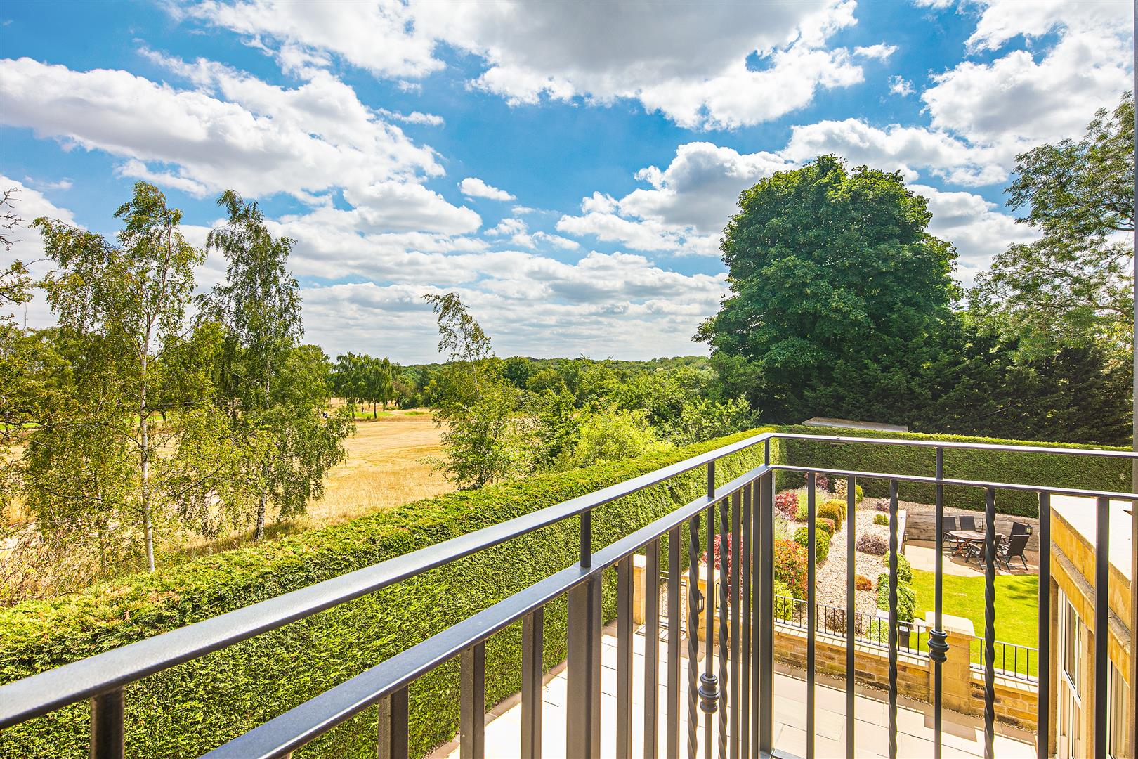 Rock Mount, Lindrick Dale, Lindrick, Nr Sheffield, S81 8BB