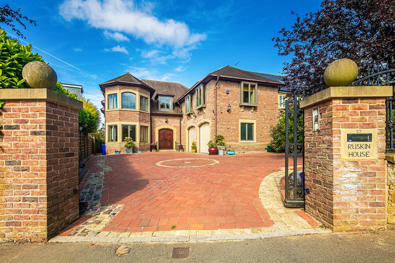 Ruskin House, Blacka Moor Crescent, Dore, Sheffield, S17 3GL