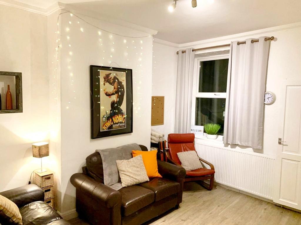 197, Springvale Road, Common Side, Sheffield, S6 3NT