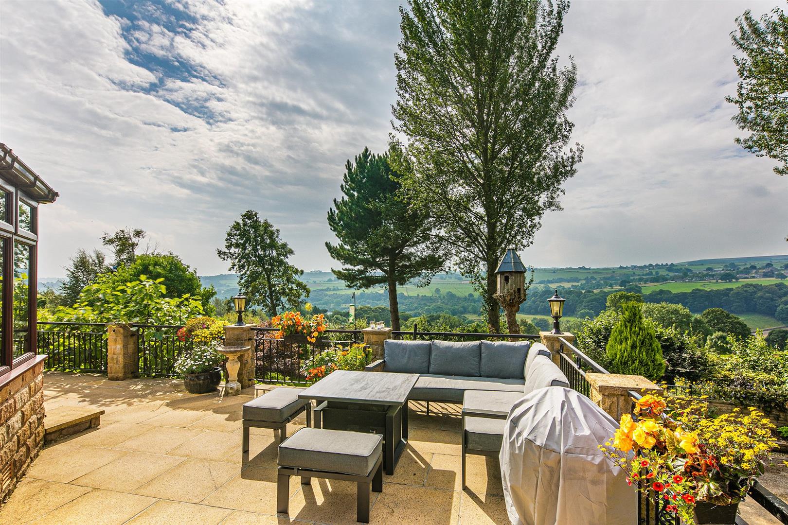 Rhinegold, Hollin House Lane, Loxley, Sheffield, S6 6RG