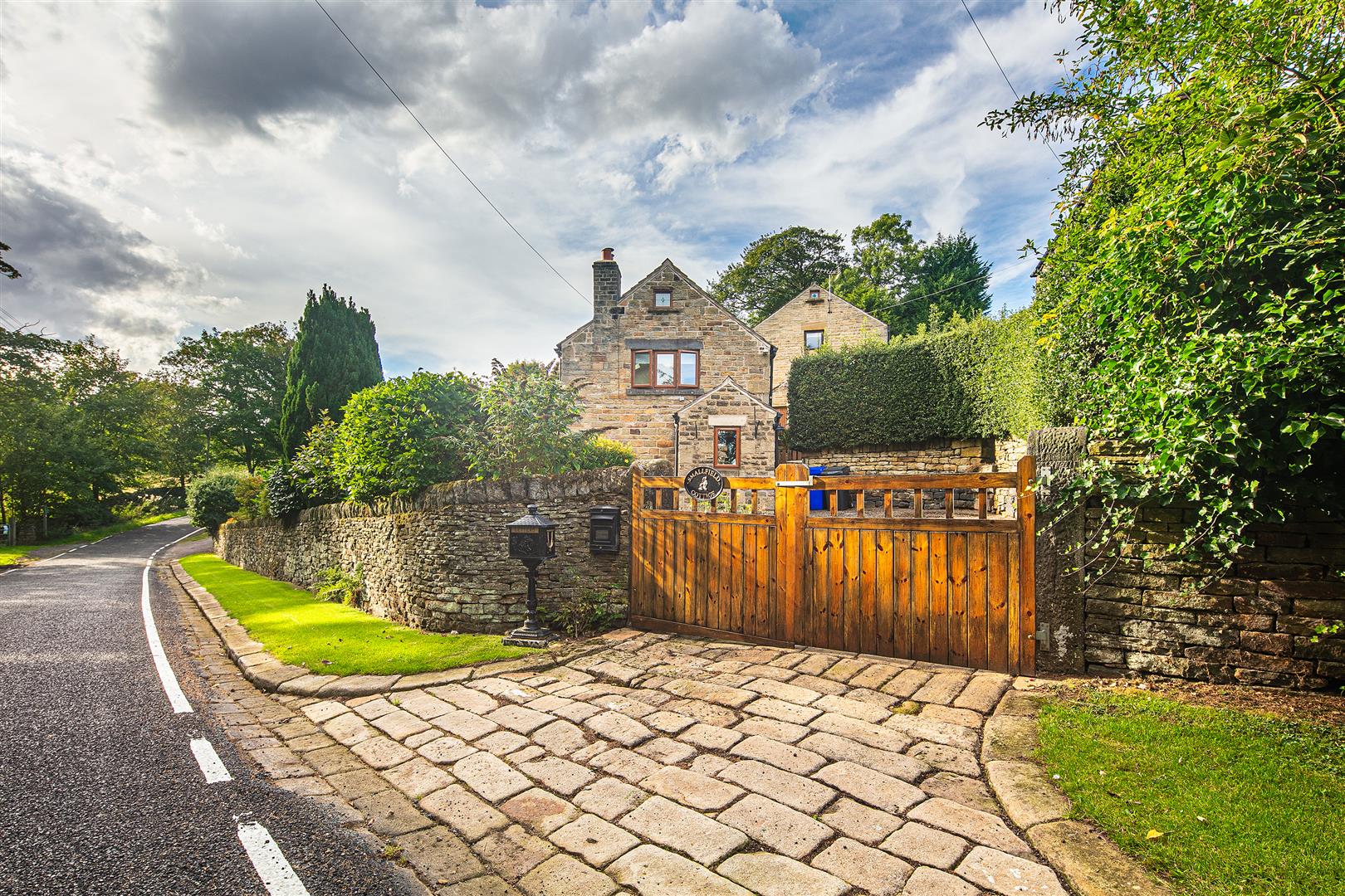 Smallfield Cottage, Smallfield Lane, High Bradfield, Sheffield, S6 6LJ