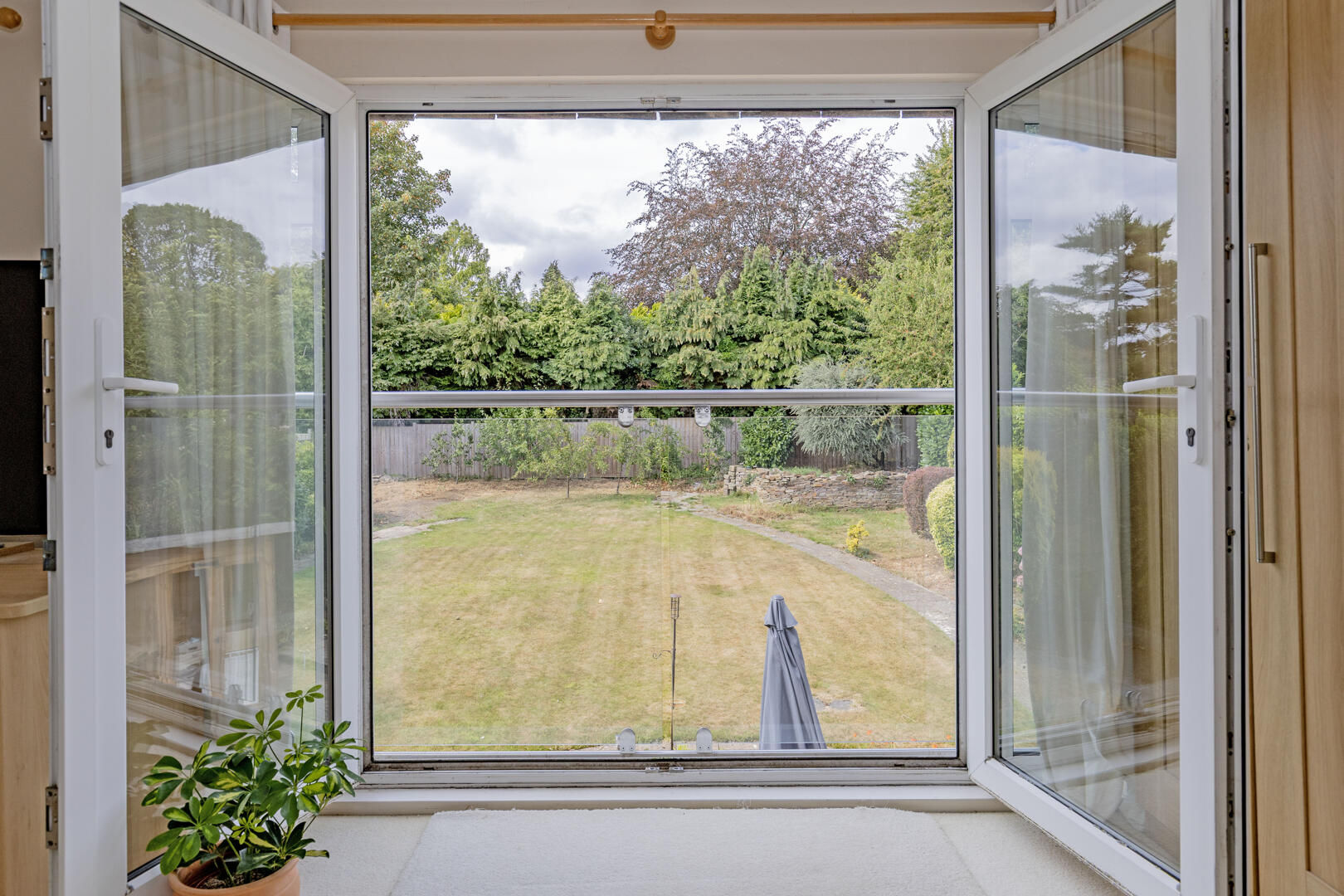 8, Gilleyfield Avenue, Dore, Sheffield, S17 3NS
