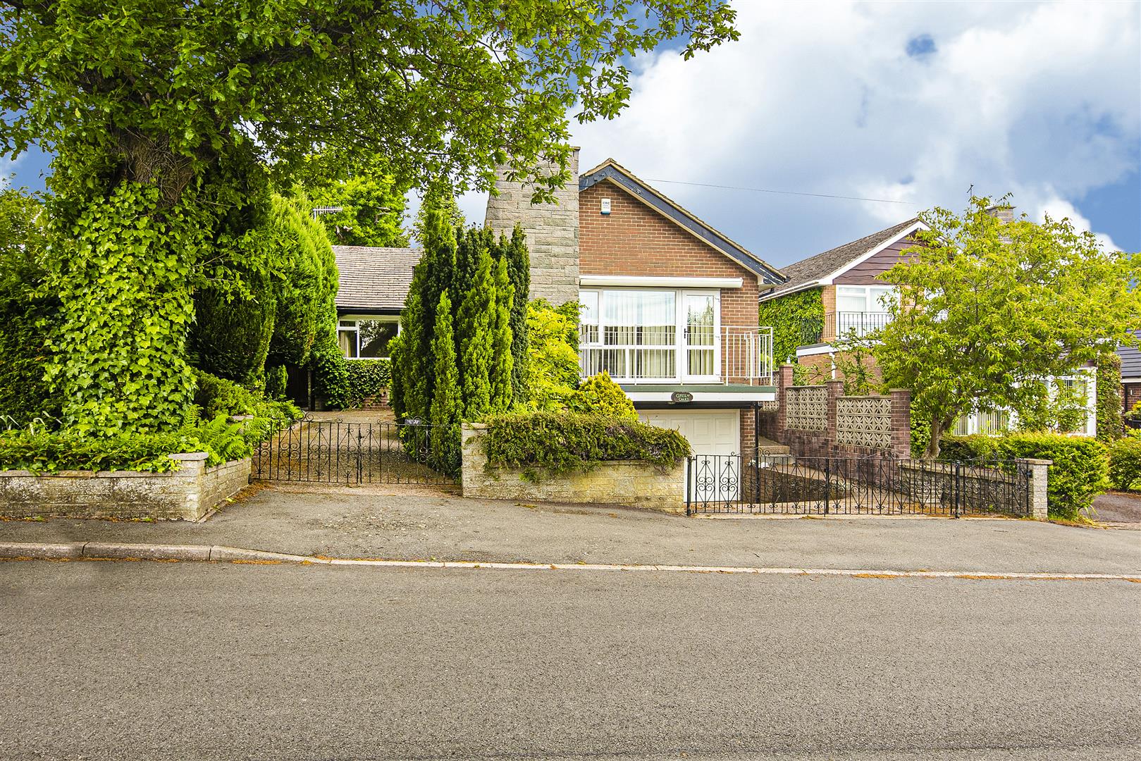 46, Burlington Road, Dore, Sheffield, S17 3NQ