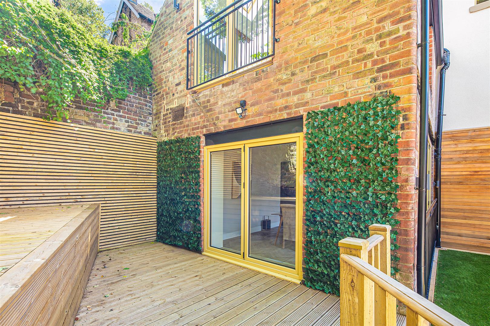 8, Sandbeck Place, Sheffield, S11 8XP