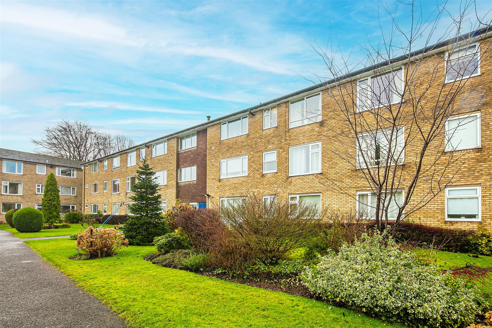19 Rushleigh Court, Dore Road, Dore, Sheffield, S17 3HB
