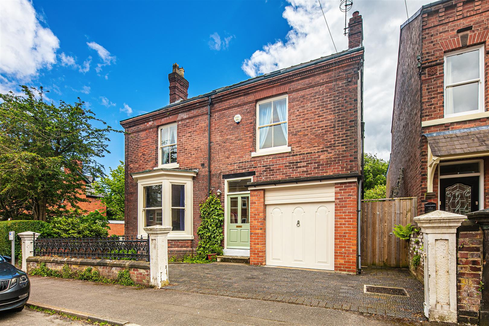 16, Avondale Road, Chesterfield, S40 4TF