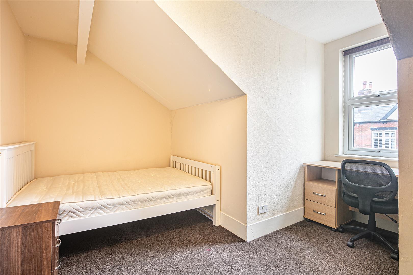 18, Westbrook Bank, Sheffield, S11 8YJ