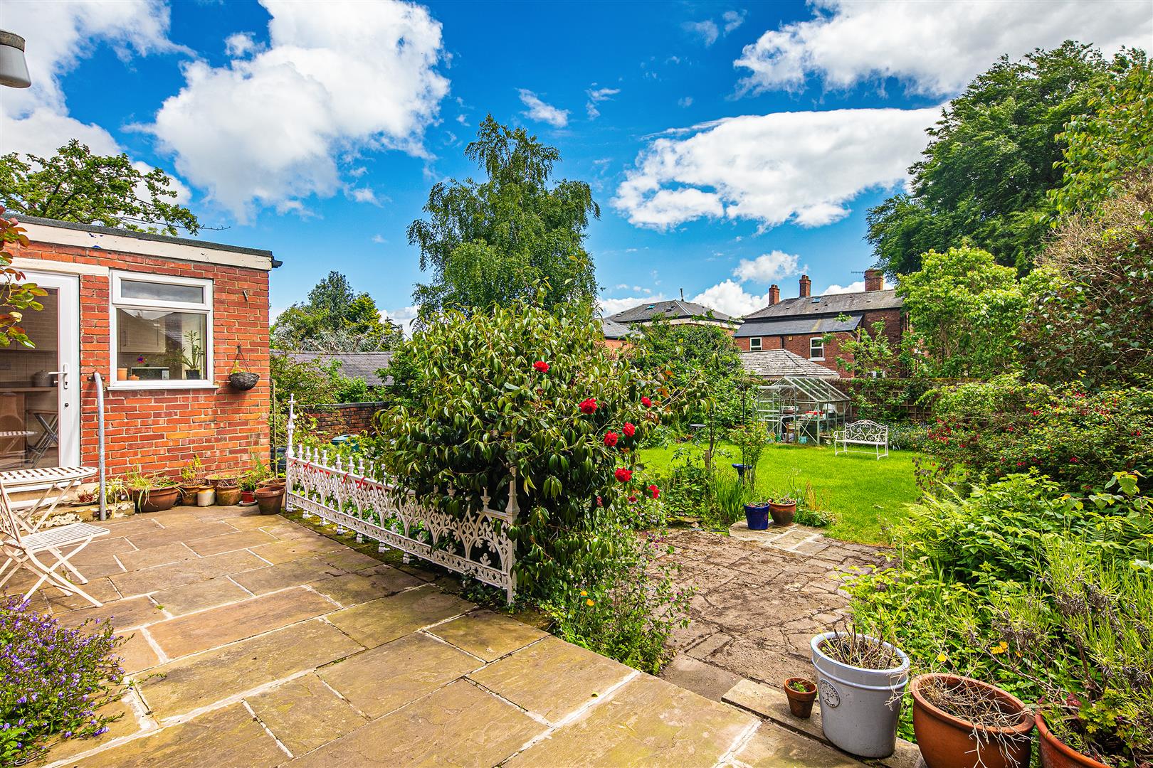 16, Avondale Road, Chesterfield, S40 4TF