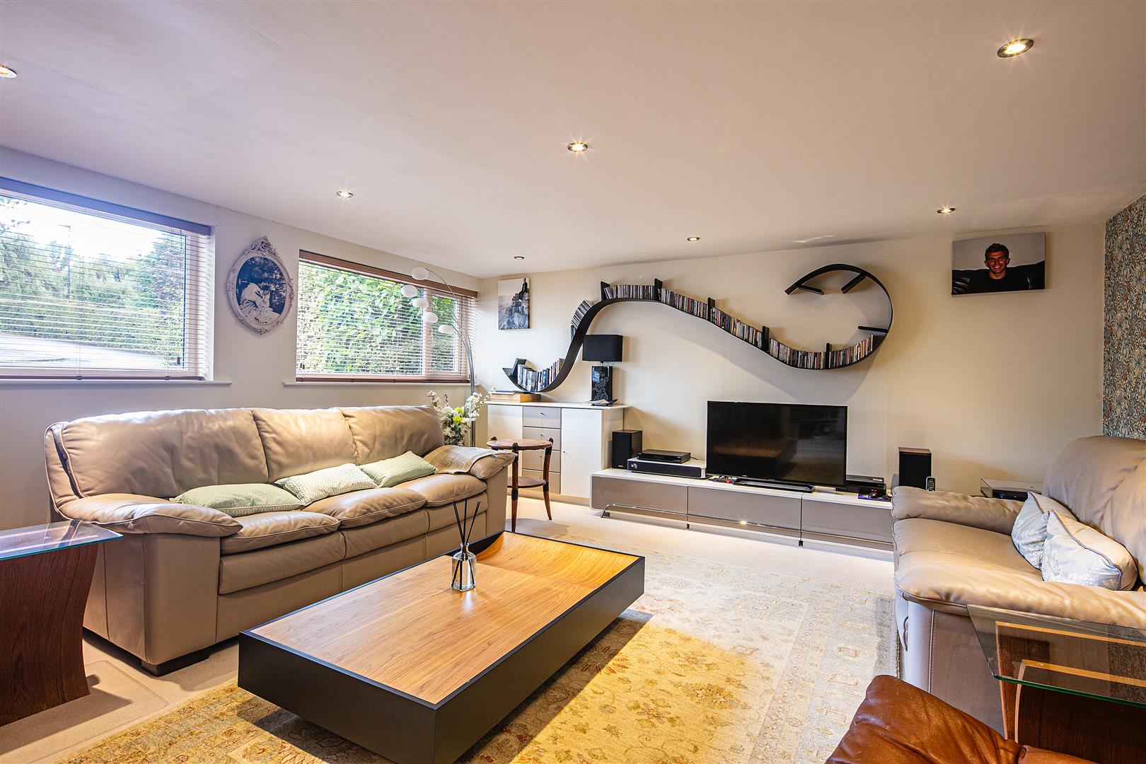 12, Blacka Moor View, Dore, Sheffield, S17 3GZ
