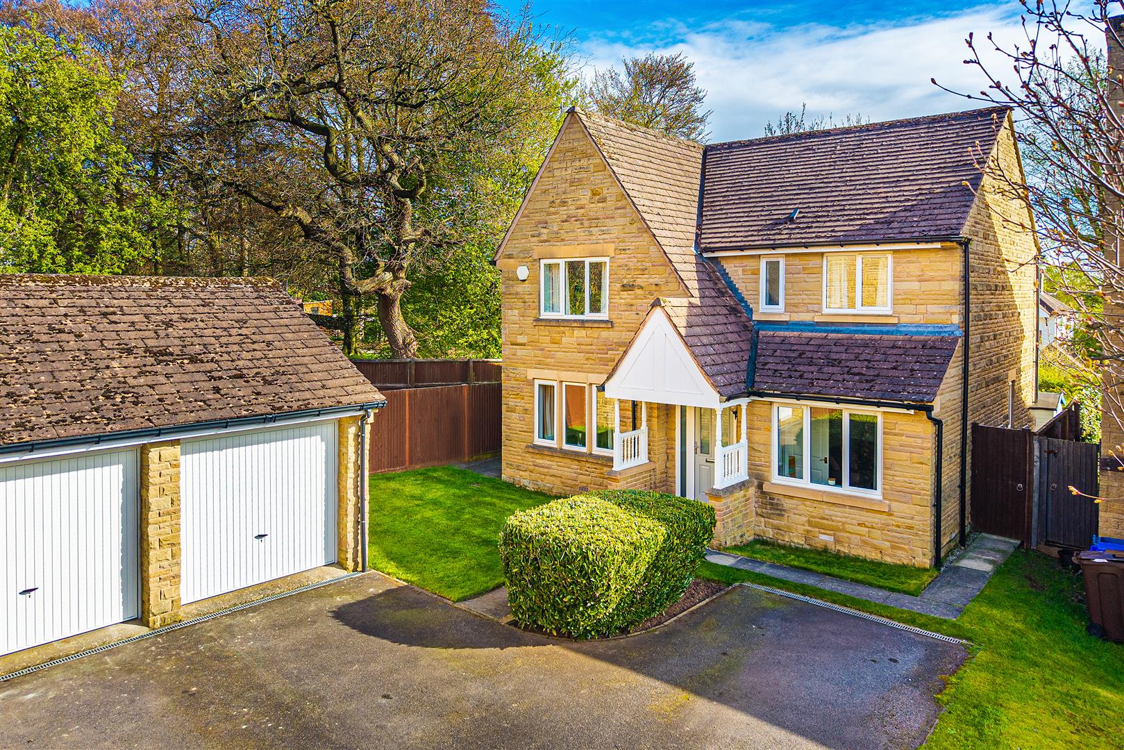 28, Totley Hall Drive, Sheffield, S17 4BB