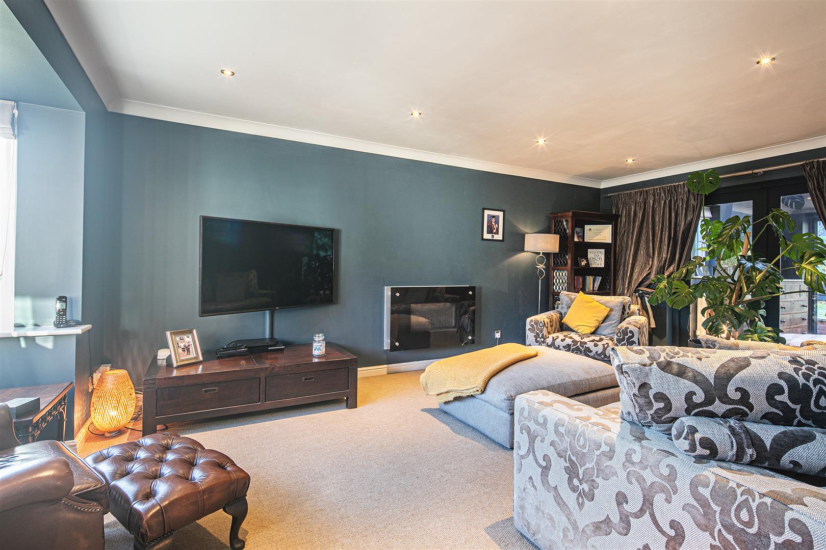 9, Ashfurlong Park, Dore, Sheffield, S17 3LD