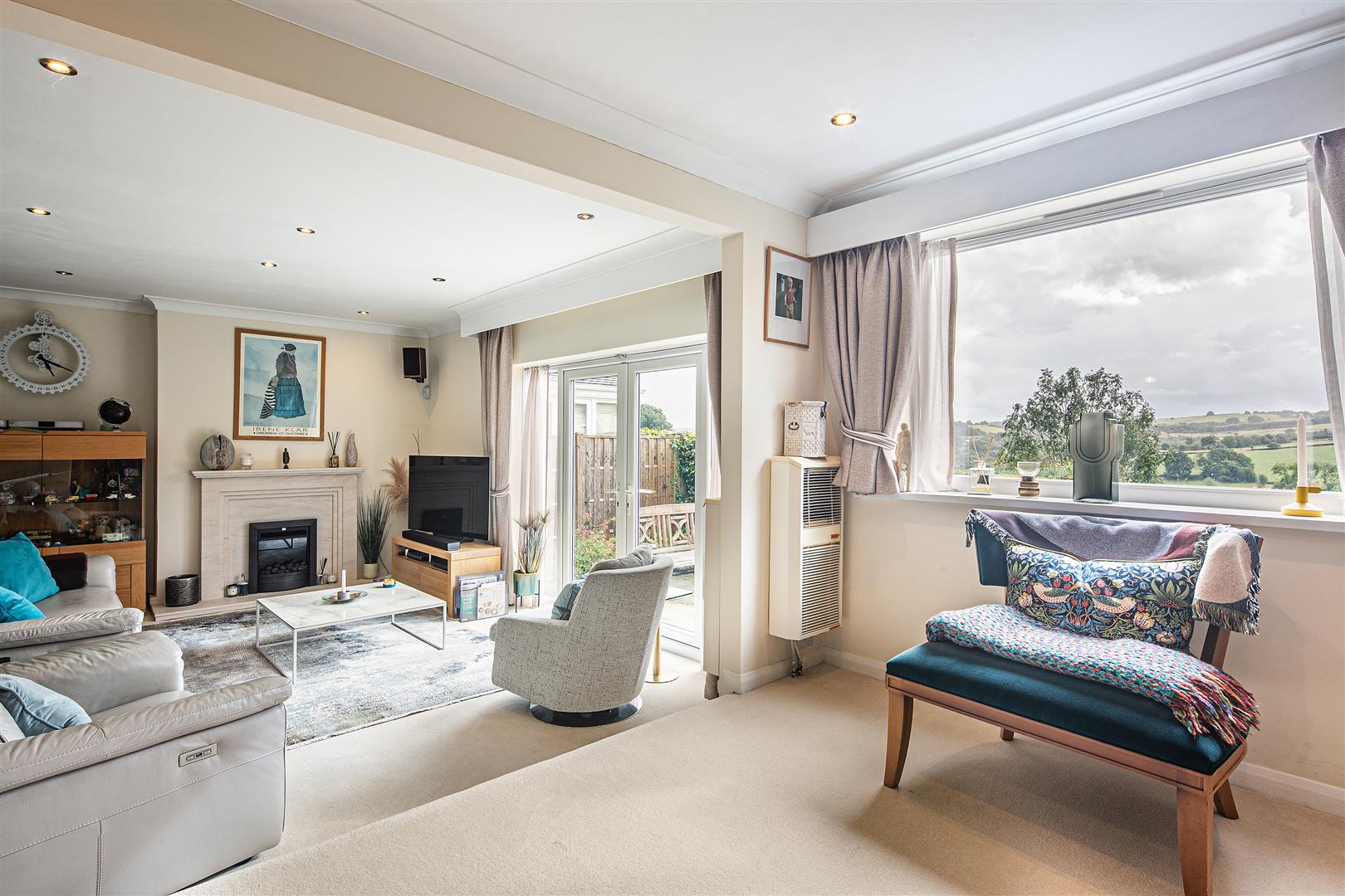 12, Blacka Moor View, Dore, Sheffield, S17 3GZ