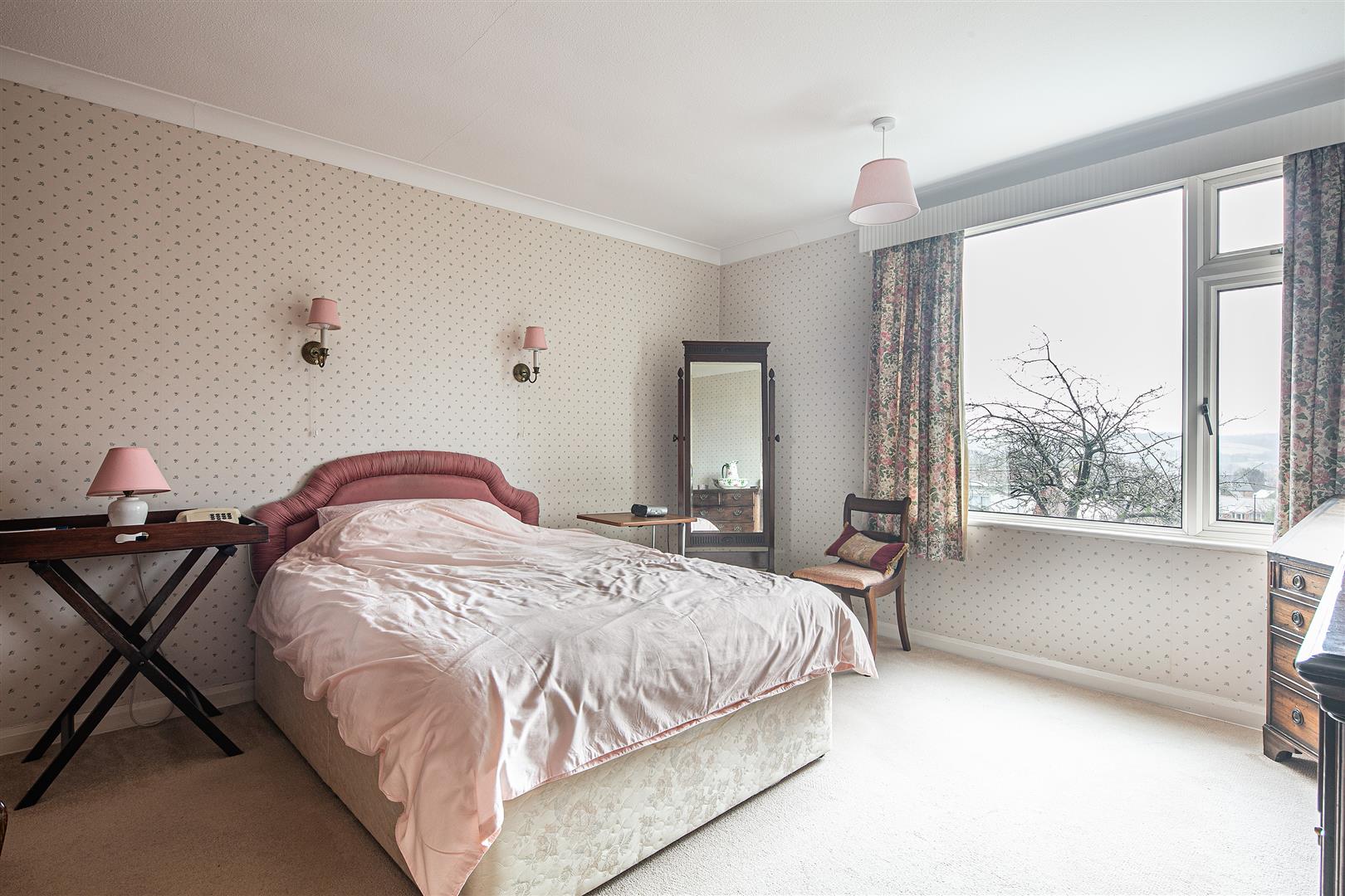 19 Rushleigh Court, Dore Road, Dore, Sheffield, S17 3HB