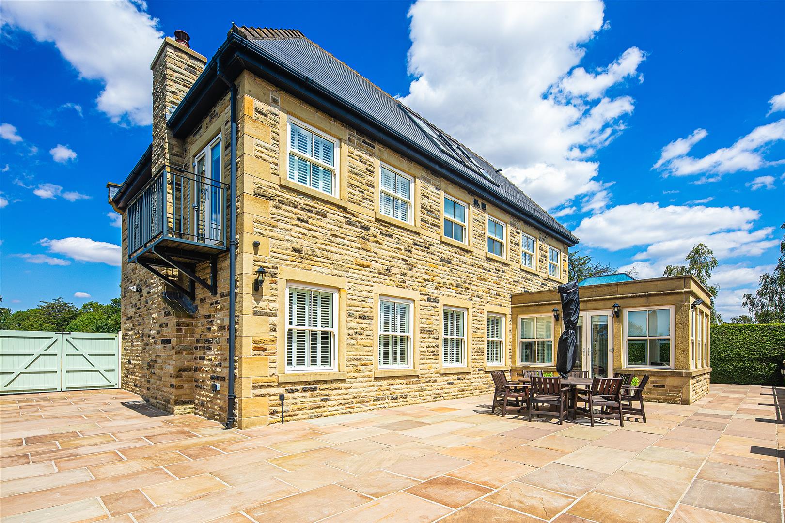 Rock Mount, Lindrick Dale, Lindrick, Nr Sheffield, S81 8BB