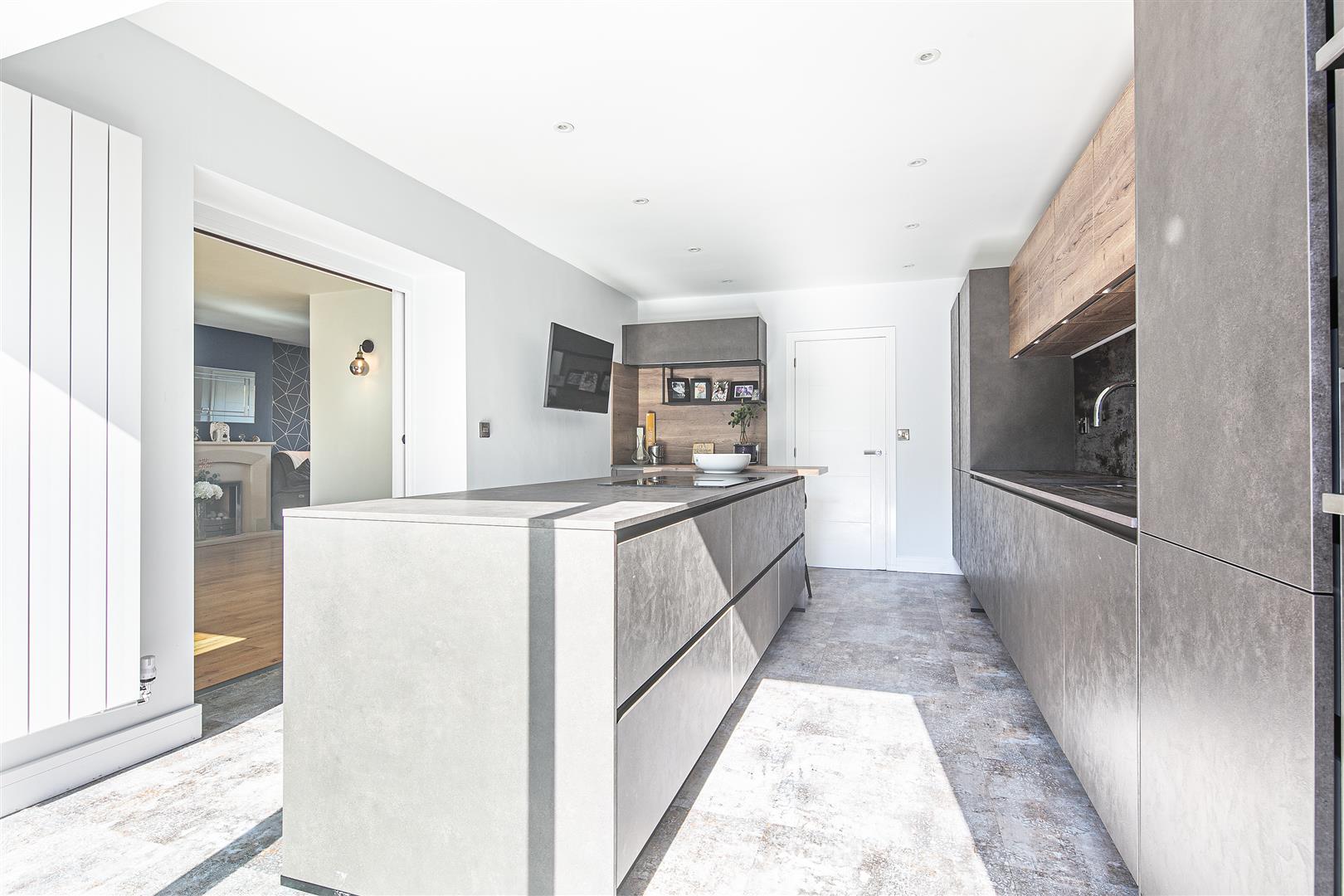 4, Everard Avenue, Sheffield, S17 4LZ