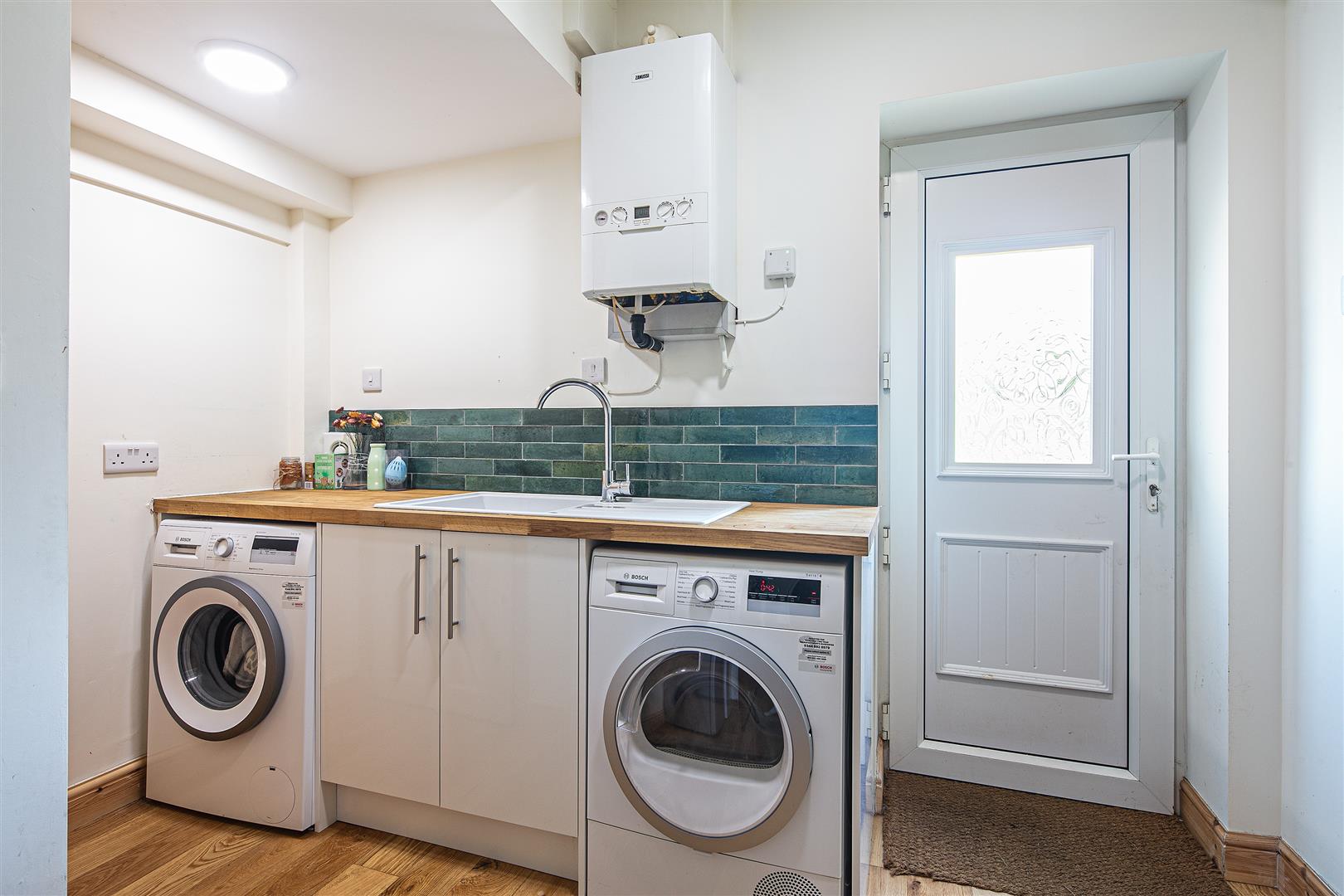 28, Abbeydale Park Rise, Dore, Sheffield, S17 3PD