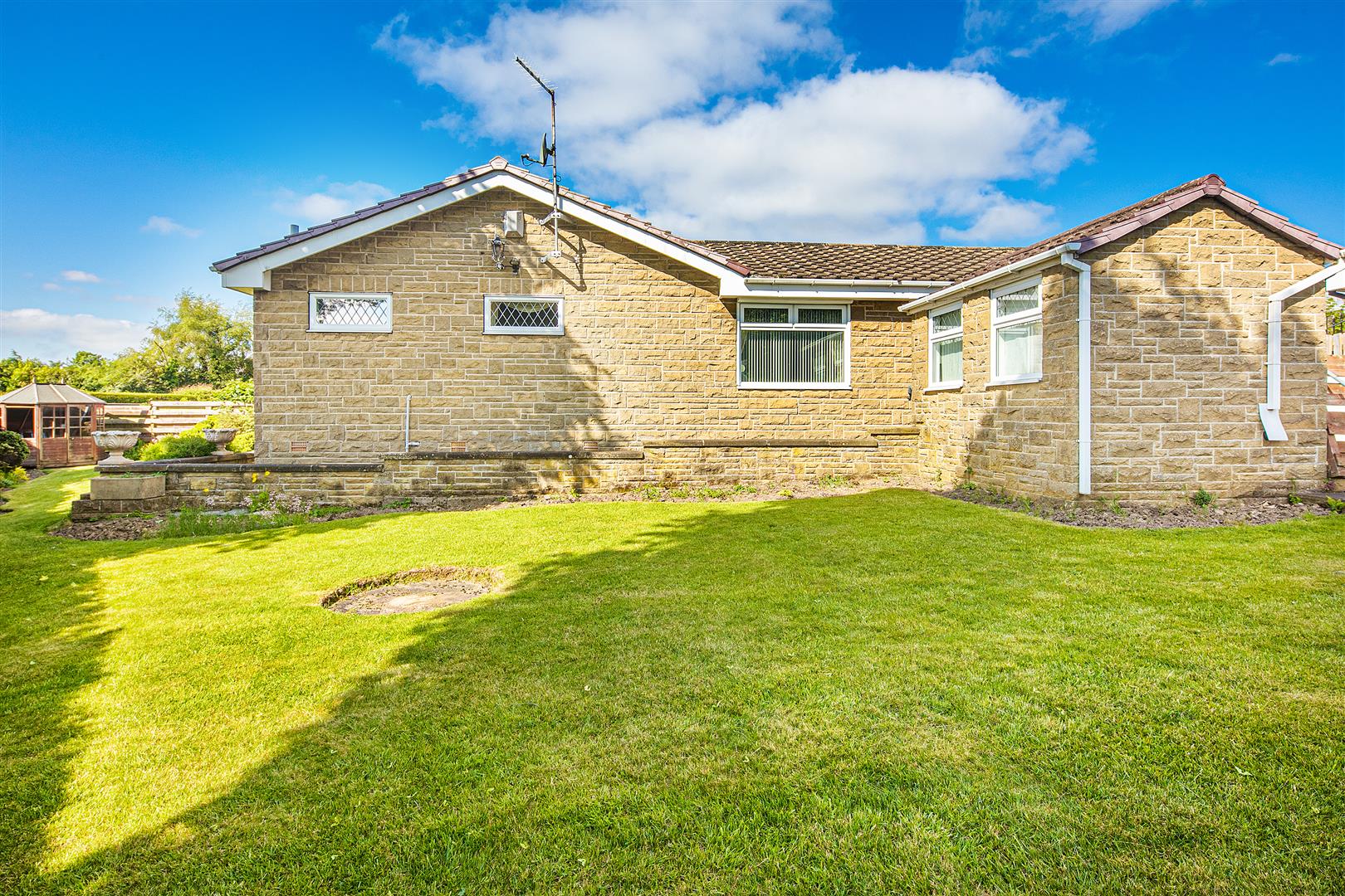 6, Middlefield Croft, Dore, Sheffield, S17 3AS