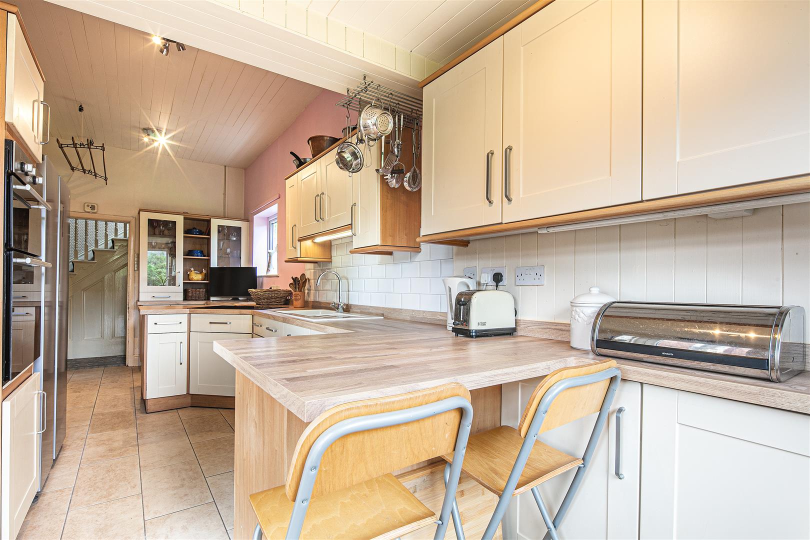 16, Avondale Road, Chesterfield, S40 4TF