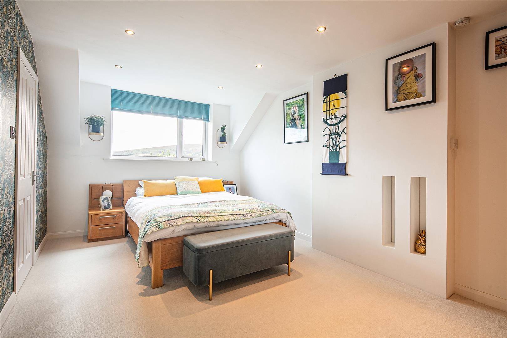 12, Blacka Moor View, Dore, Sheffield, S17 3GZ