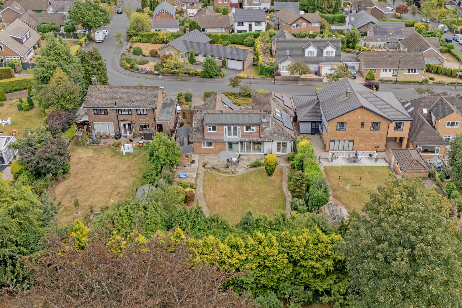 8, Gilleyfield Avenue, Dore, Sheffield, S17 3NS