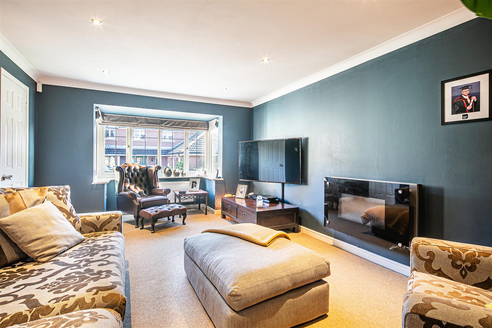 9, Ashfurlong Park, Dore, Sheffield, S17 3LD