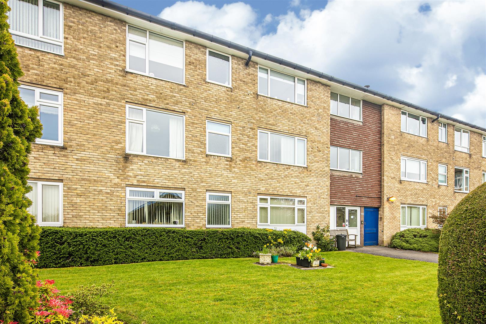 13 Rushleigh Court, Dore Road, Dore, Sheffield, S17 3HB