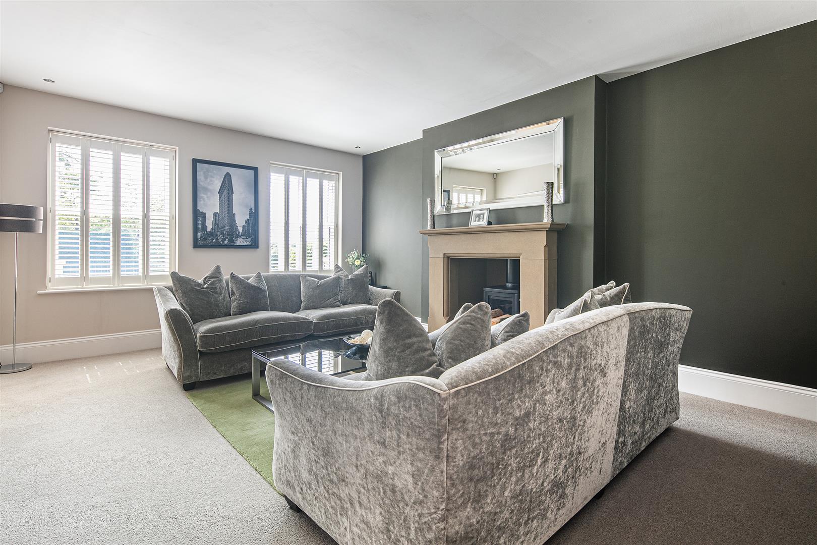 Rock Mount, Lindrick Dale, Lindrick, Nr Sheffield, S81 8BB