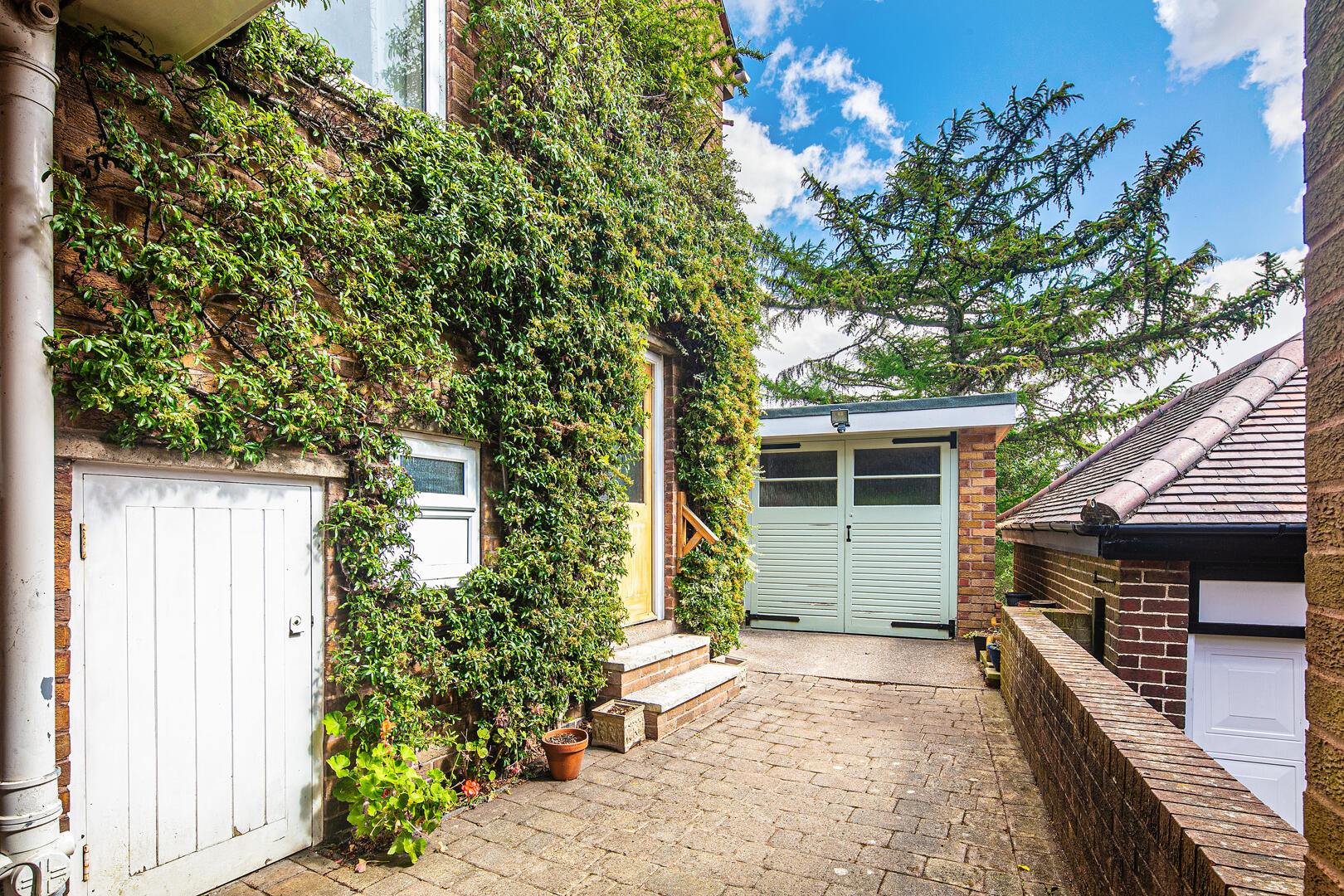 104, Tom Lane, Sheffield, S10 3PF
