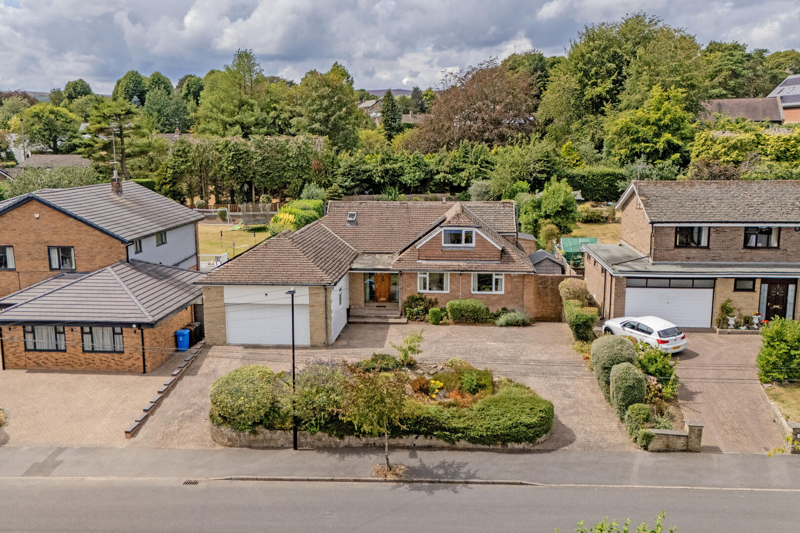 8, Gilleyfield Avenue, Dore, Sheffield, S17 3NS