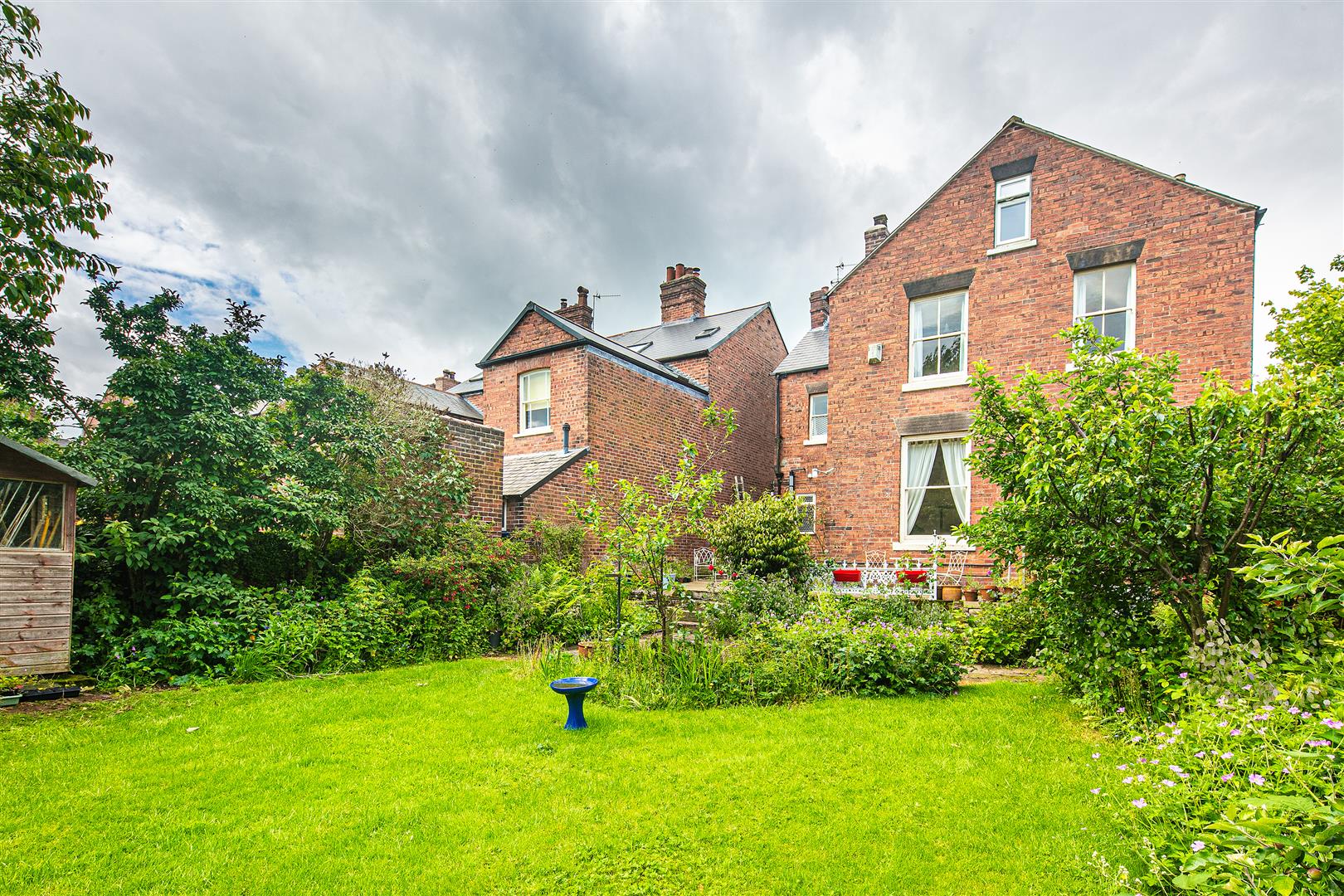 16, Avondale Road, Chesterfield, S40 4TF