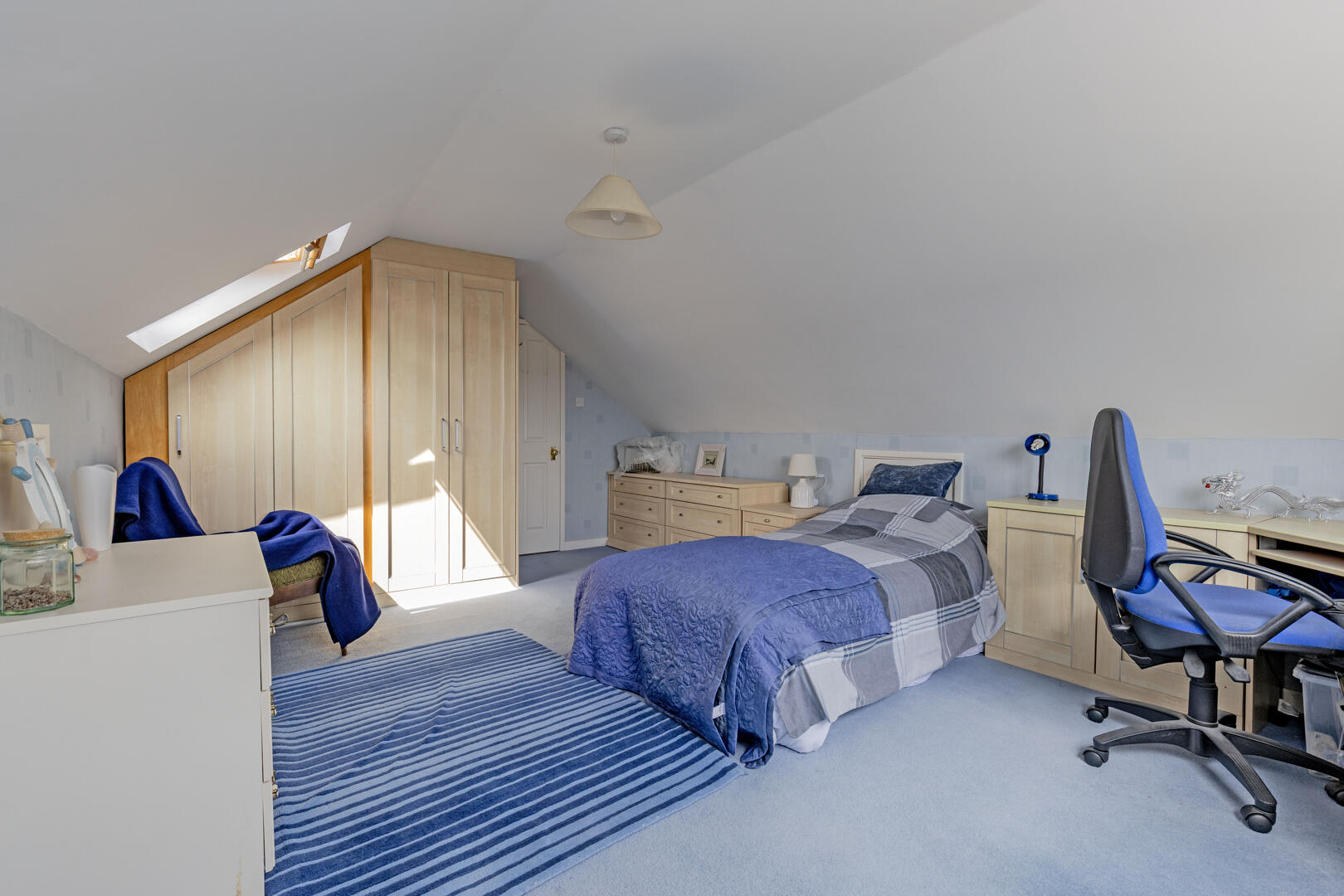 8, Gilleyfield Avenue, Dore, Sheffield, S17 3NS