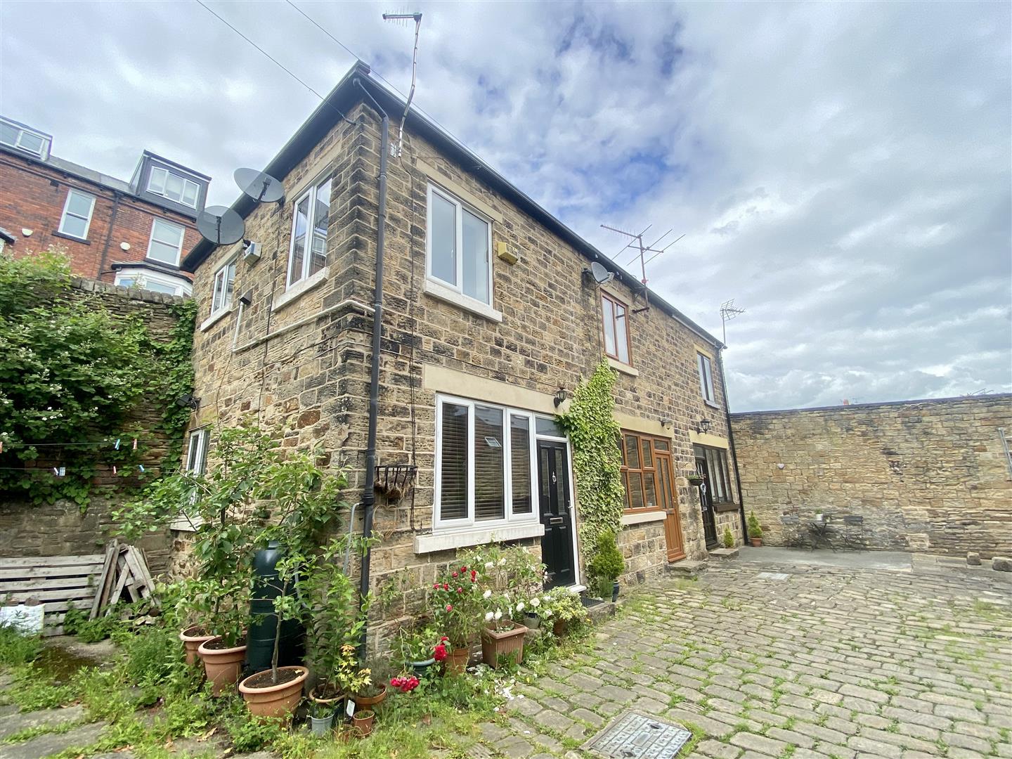 1 The Coach House, Moorgate Avenue, Sheffield, S10 1EQ