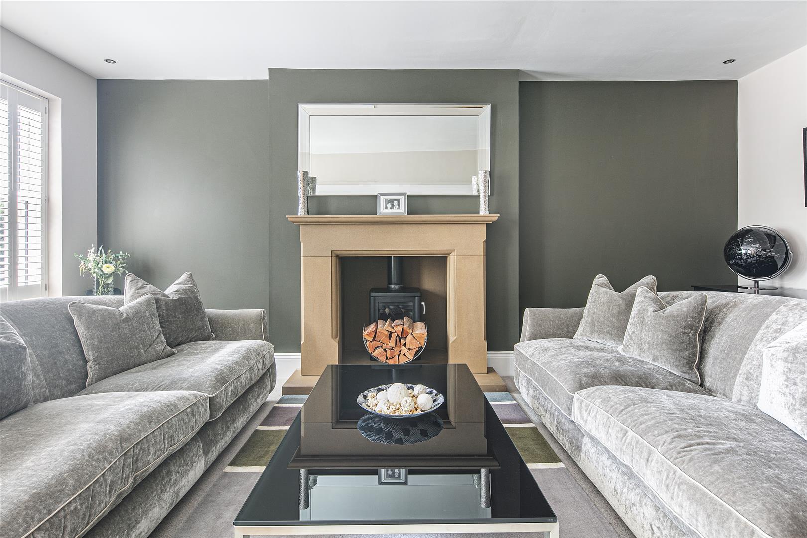 Rock Mount, Lindrick Dale, Lindrick, Nr Sheffield, S81 8BB