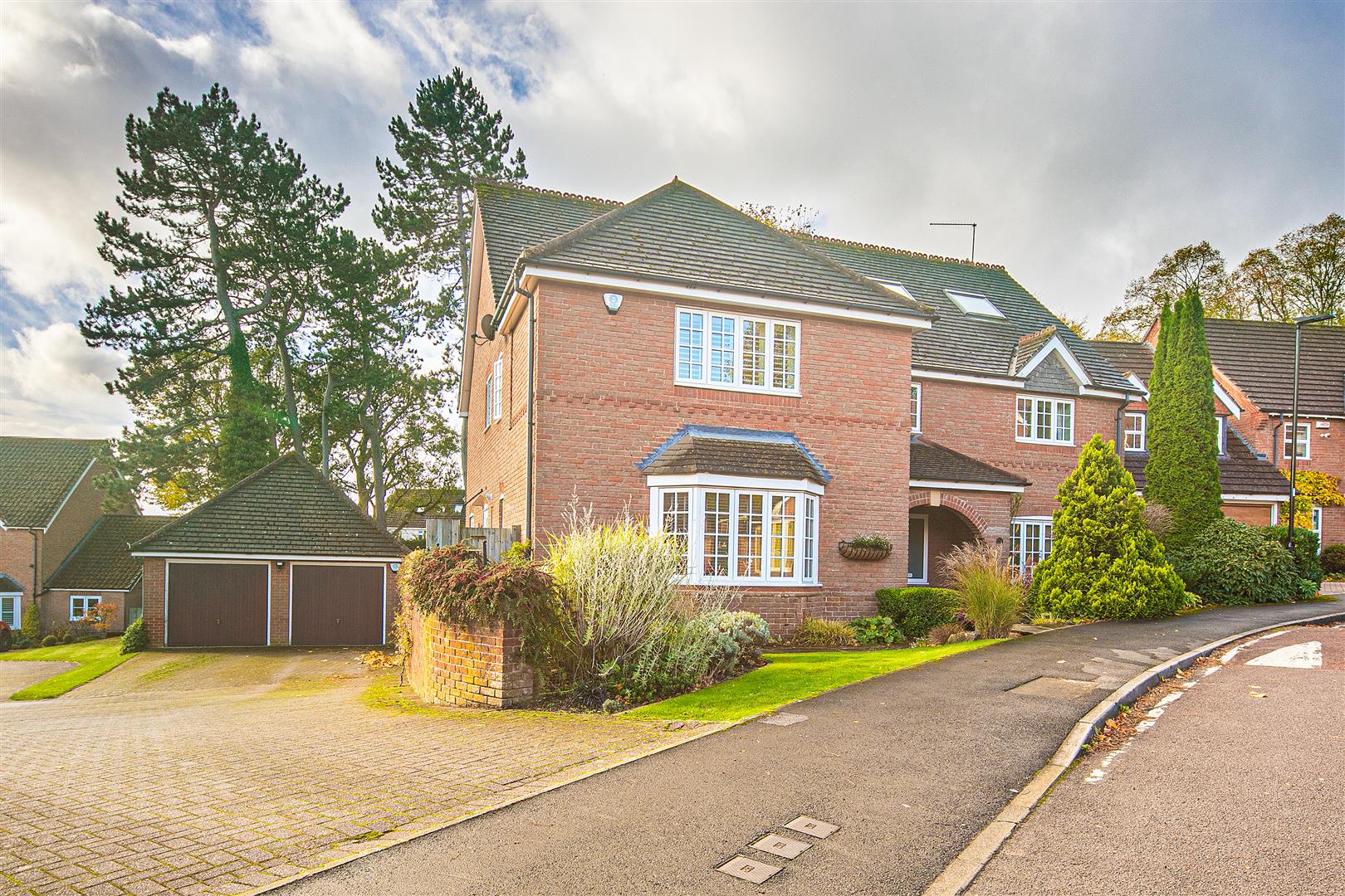 19, Petworth Drive, Sheffield, S11 9QU