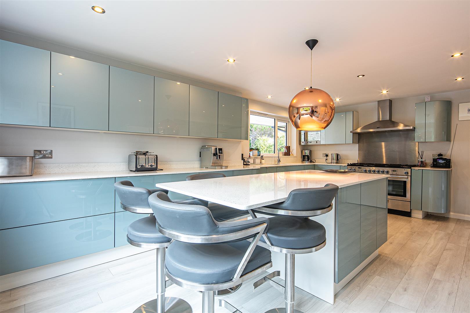 12, Blacka Moor View, Dore, Sheffield, S17 3GZ