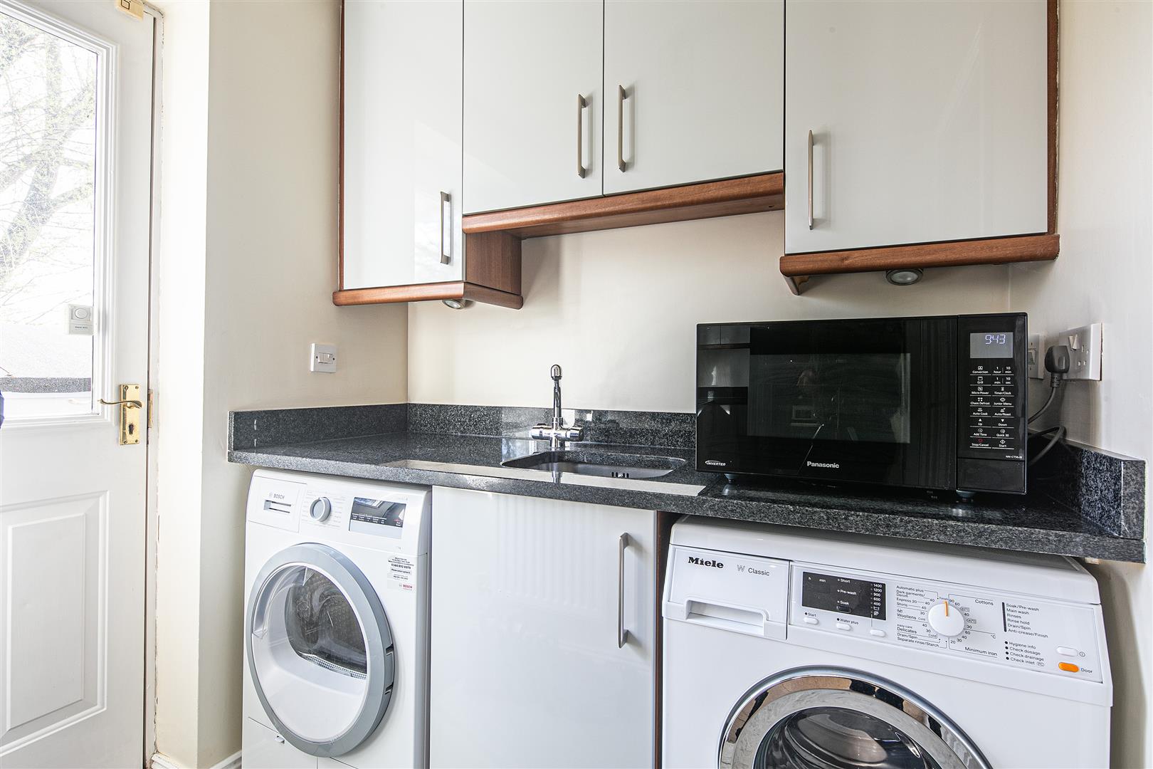 28, Totley Hall Drive, Sheffield, S17 4BB