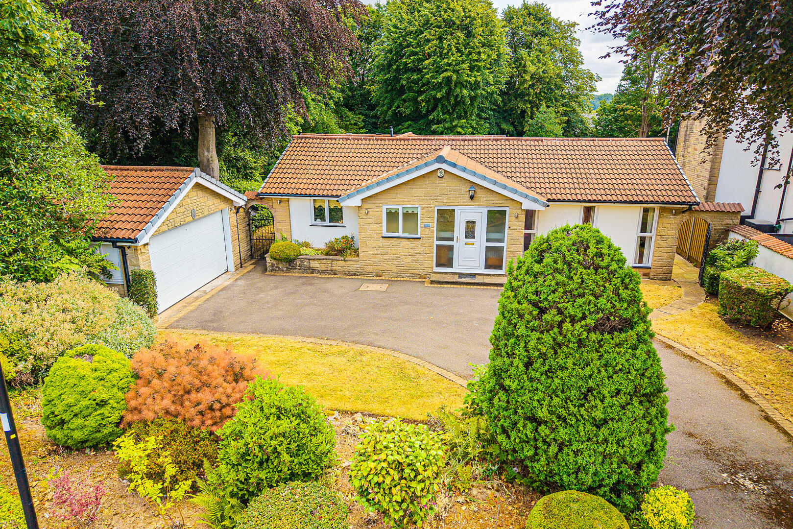 1, Thornsett Gardens, Sheffield, S17 3PP