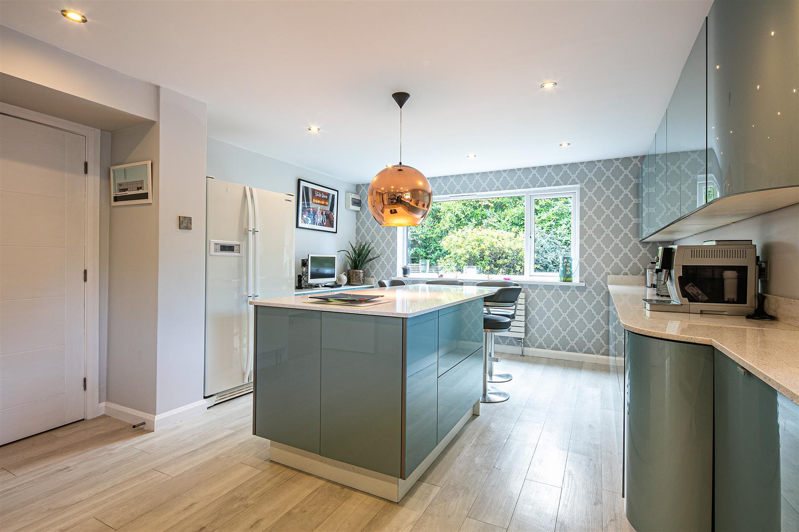 12, Blacka Moor View, Dore, Sheffield, S17 3GZ