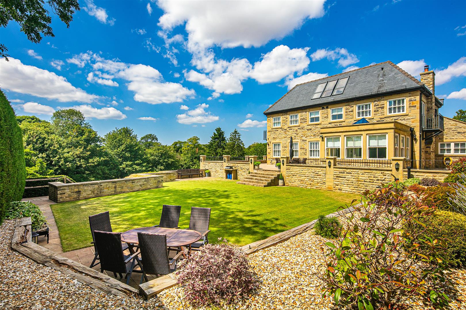 Rock Mount, Lindrick Dale, Lindrick, Nr Sheffield, S81 8BB
