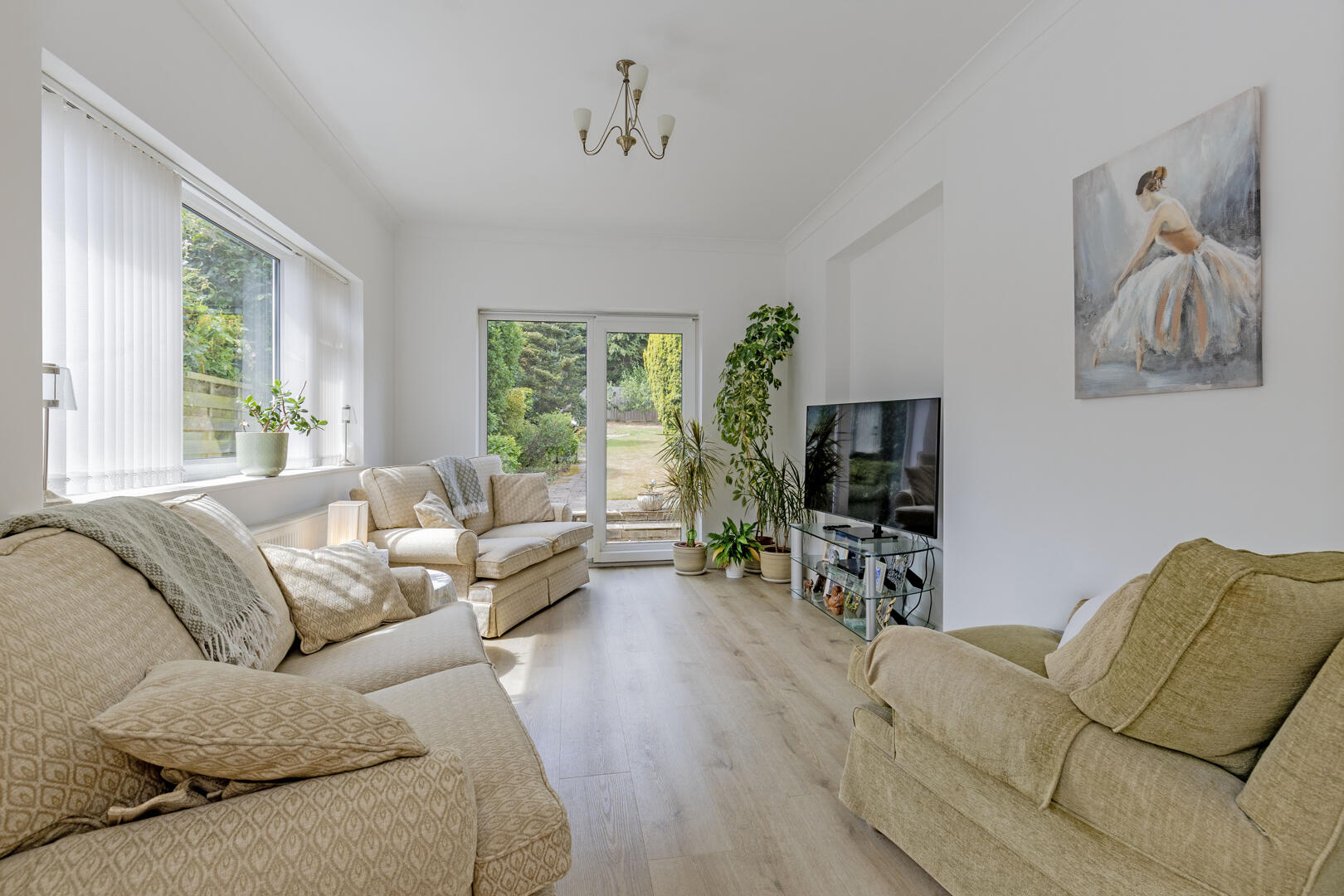 8, Gilleyfield Avenue, Dore, Sheffield, S17 3NS