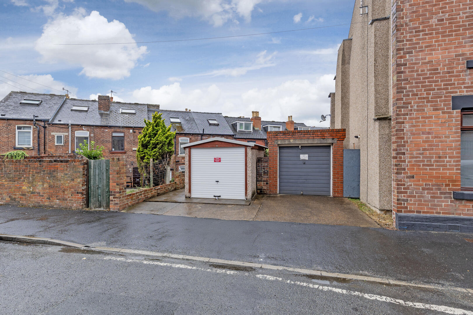 Garage on Robinson Road, Sheffield, S2 5QW