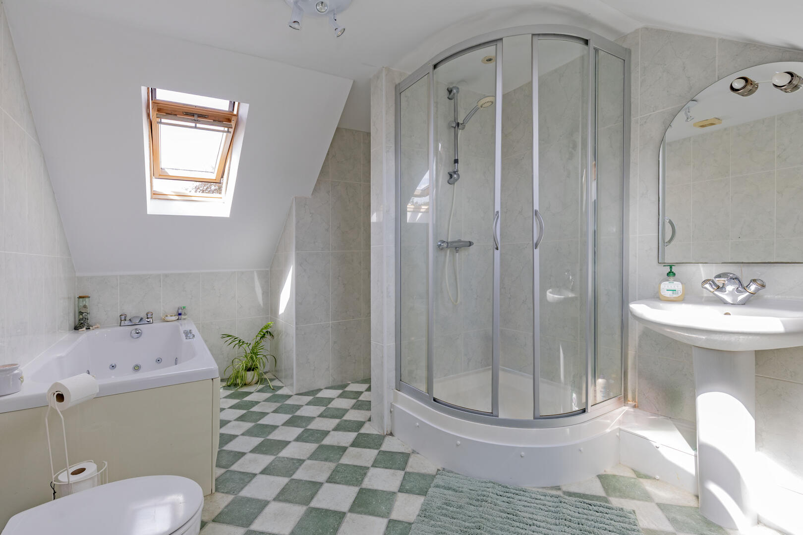8, Gilleyfield Avenue, Dore, Sheffield, S17 3NS
