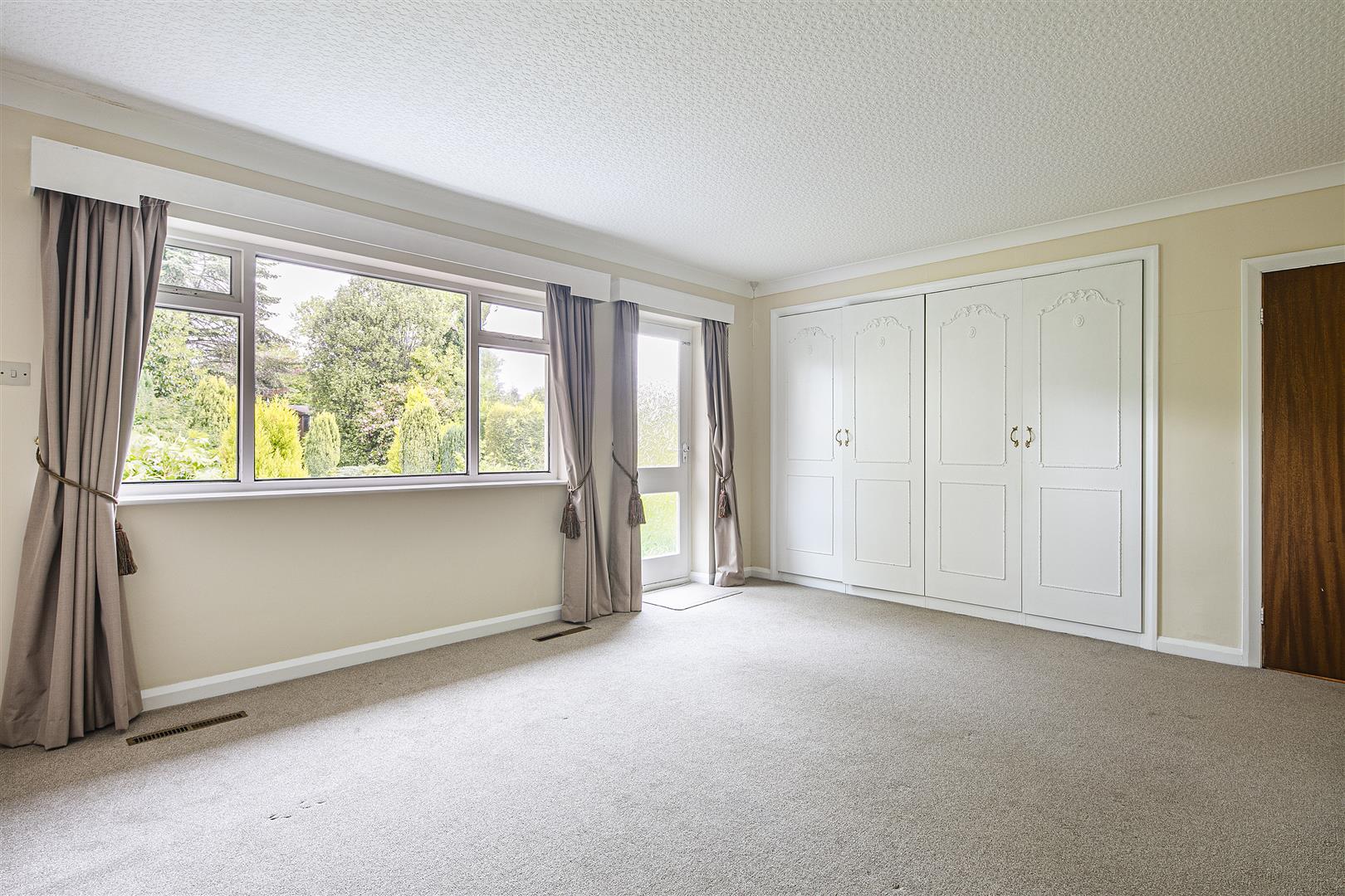 46, Burlington Road, Dore, Sheffield, S17 3NQ