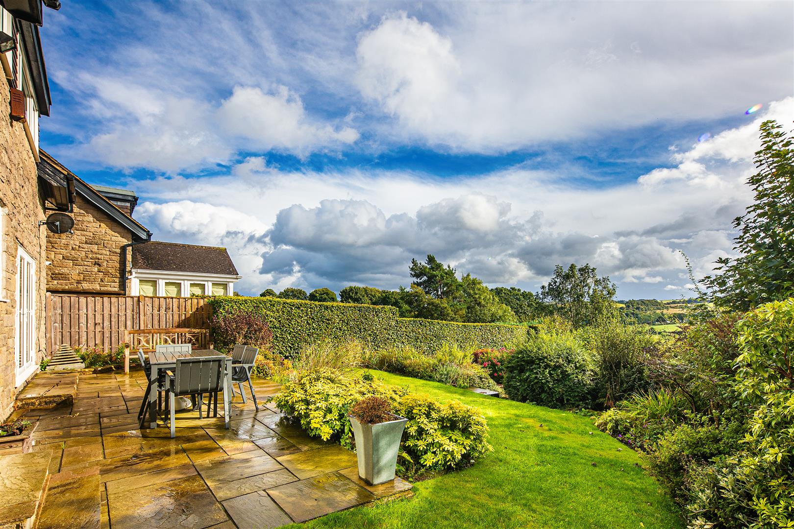 12, Blacka Moor View, Dore, Sheffield, S17 3GZ
