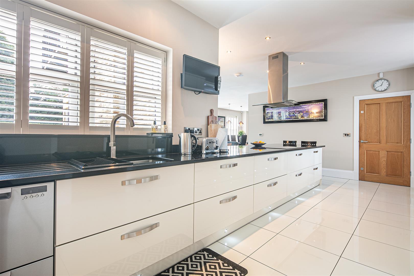 Rock Mount, Lindrick Dale, Lindrick, Nr Sheffield, S81 8BB