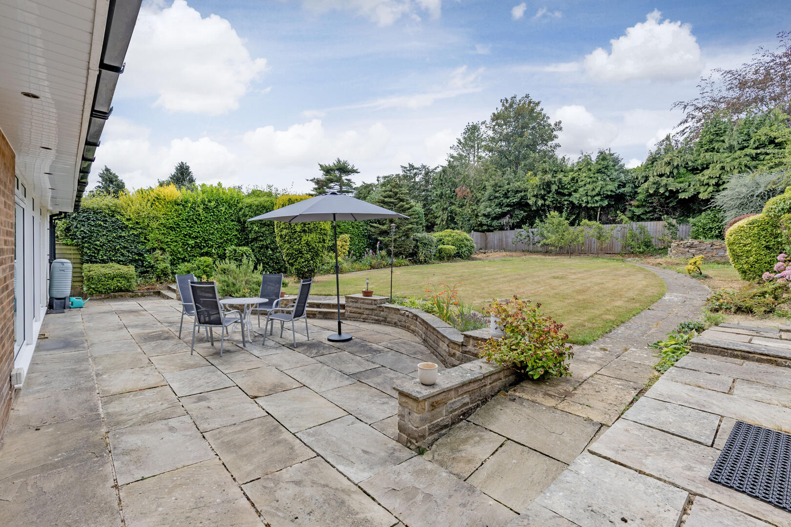 8, Gilleyfield Avenue, Dore, Sheffield, S17 3NS