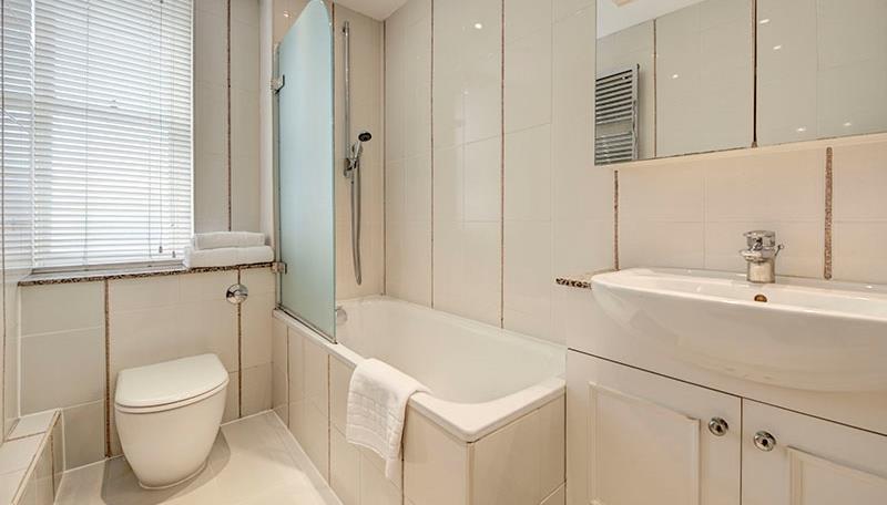 39 Hill Street, London, W1J