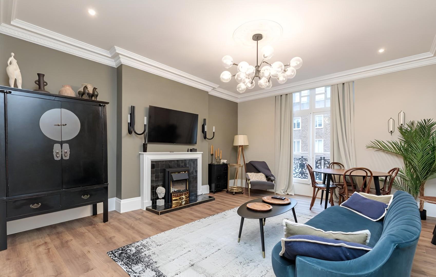 Montagu Mansions, London W1U